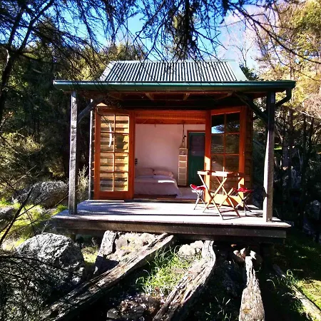 Manaaki Mai, Rustic Retreat Bush Cabin